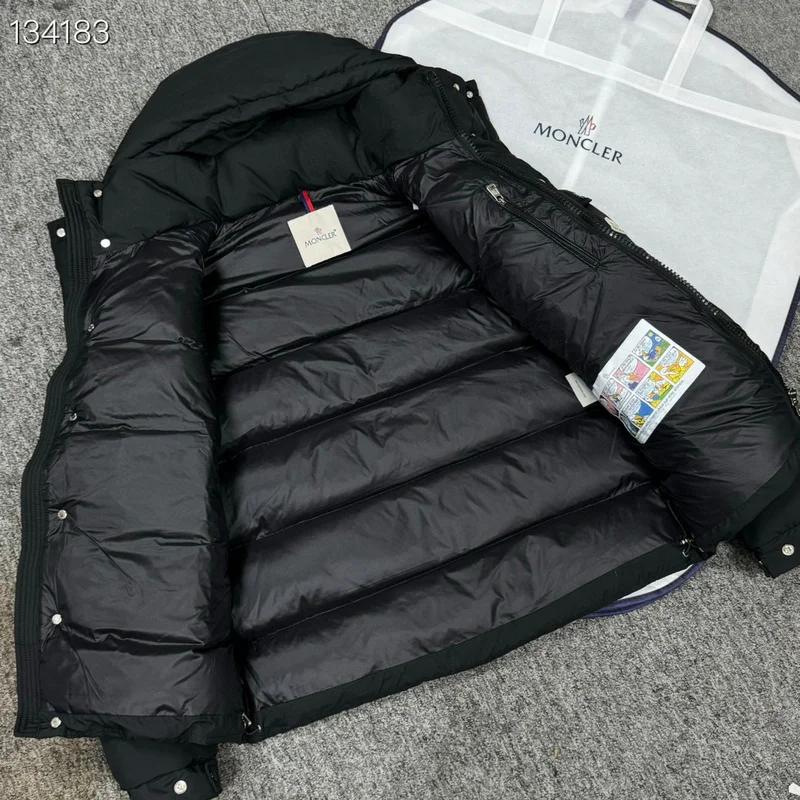 Moncler sz1-5 26yr50 (20)